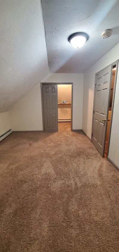 Primary Photo - 315 Manton Ave