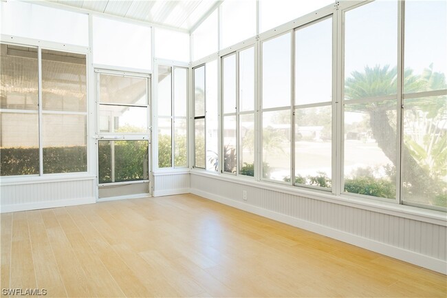 Building Photo - 1462 Gulf Coast Dr
