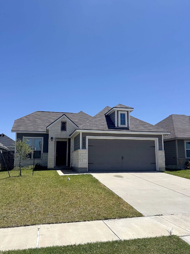 Building Photo - 2030 Kathryn Dr