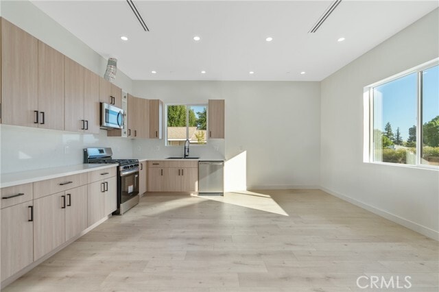 Foto del edificio - 17311 Los Alimos St