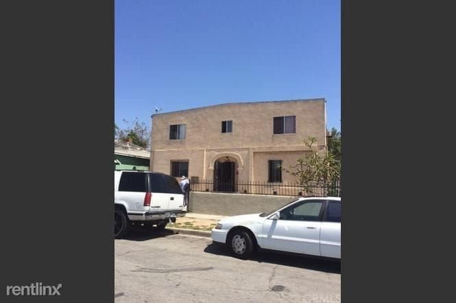 Primary Photo - 1226 S Woods Ave