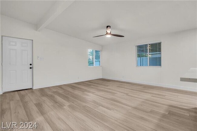 Foto del edificio - 1660 Capistrano Ave