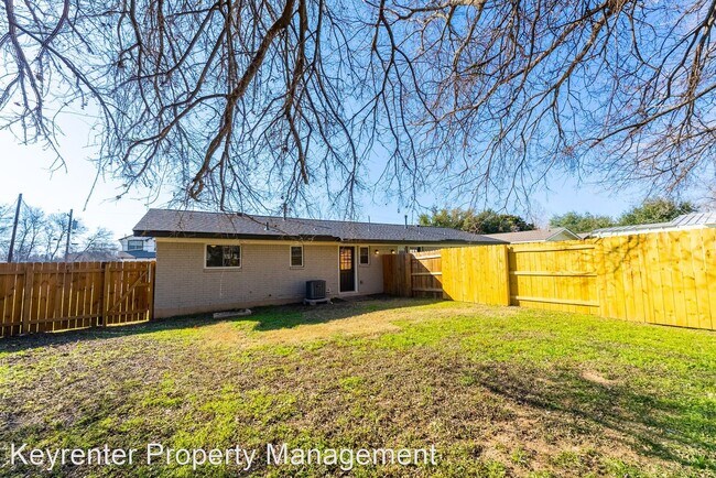Foto del edificio - 2 br, 1 bath House - 4306 Shallowbrook Trl...