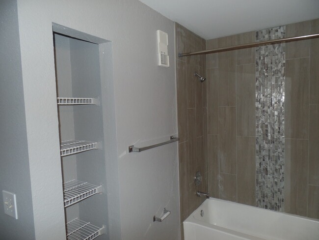 Photo - 3350 Pinewalk Dr N Apartment