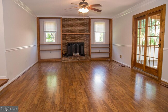 Building Photo - 6015 Burnside Landing Dr
