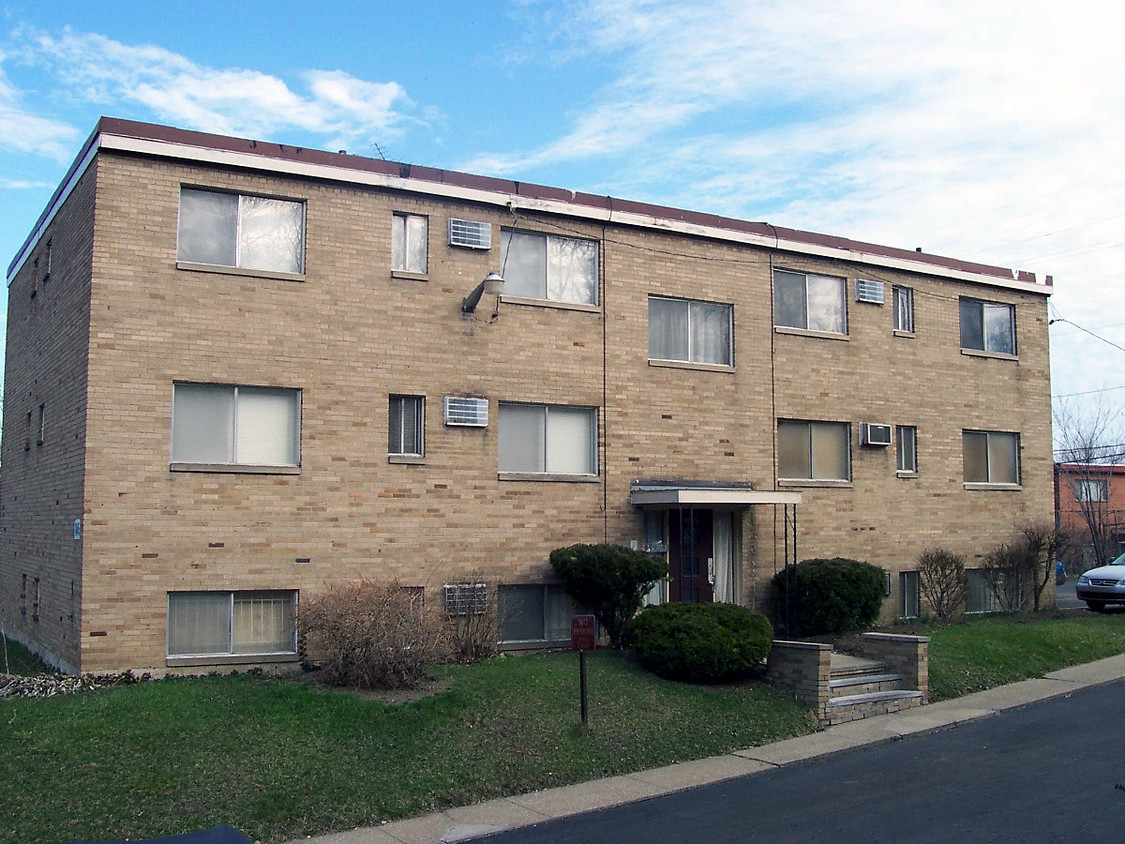 Primary Photo - Cliffview Apartments