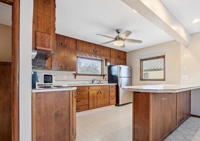 Cocina - 113 5th Ave W