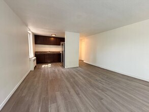 Building Photo - 2407 Lake Shore Blvd W