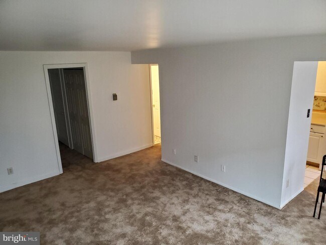 Building Photo - 110 Duvall Ln