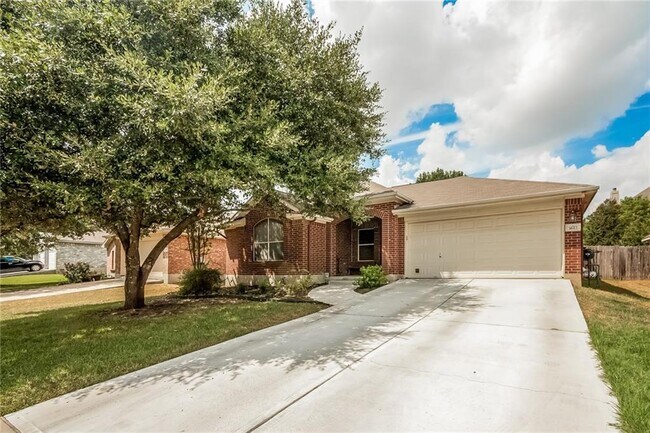 Foto del edificio - 3612 Bird House Dr