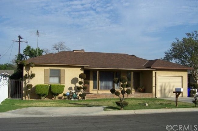 Building Photo - 245 N Magnolia Ave