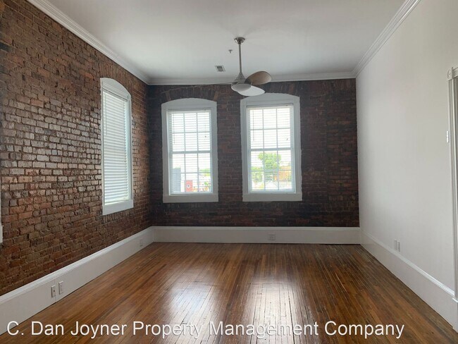 Building Photo - 312 S Main St