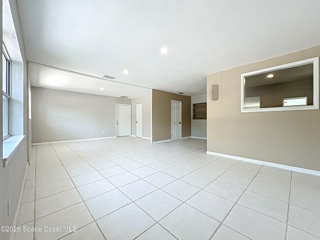 Foto del edificio - 1424 Pineda St