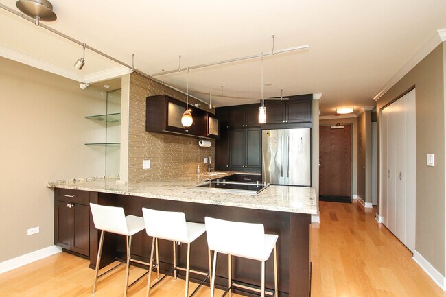 Building Photo - 2 E Erie St