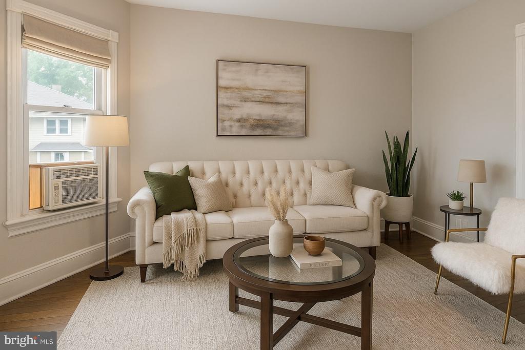 Primary Photo - 134 S Main St