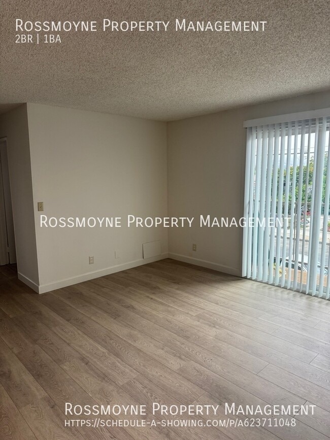 Foto del edificio - 10817 White St