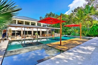 Building Photo - 5520 Oakwood Ln