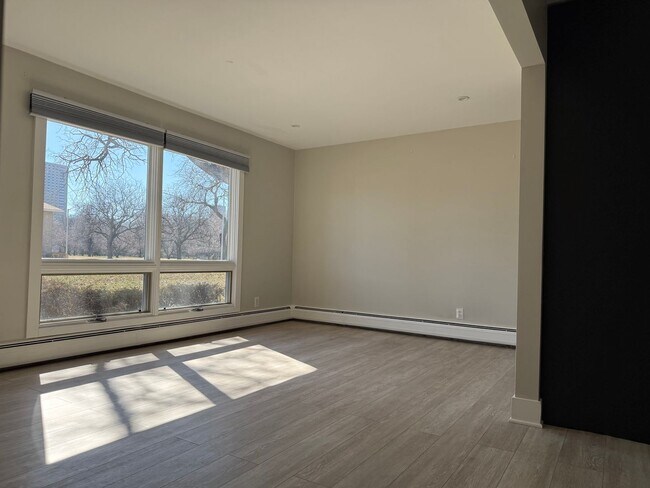 Foto del edificio - Updated One Bedroom in Cherboneau North | Quiet, Private Setting