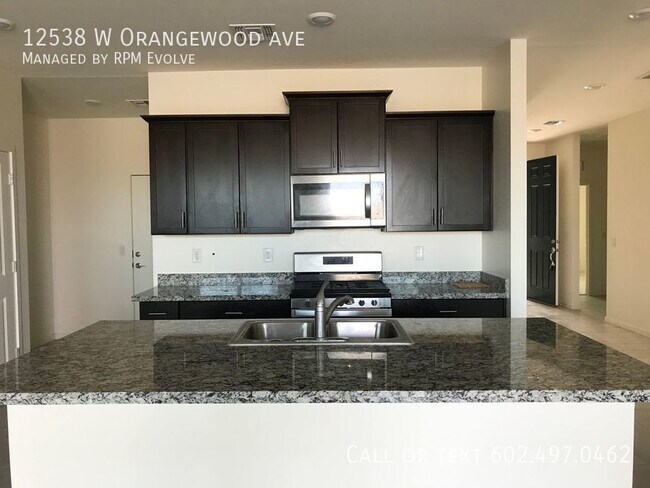 Building Photo - Beautiful Meritage home