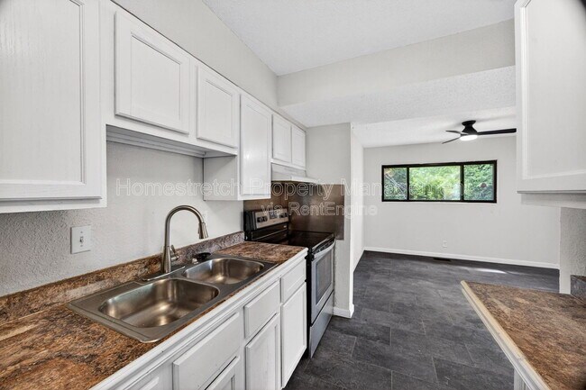 Foto del edificio - 368 Cameron Rd