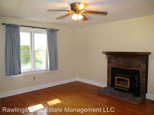 Building Photo - 2 br, 1 bath House - 613 Brush Creek Road