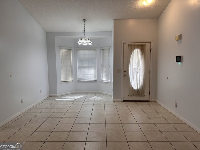 Building Photo - 173 Royal Palms Ave
