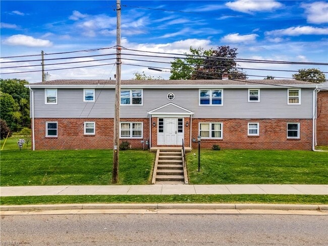1 of 3 buildings - 944 Beiner Pl NE