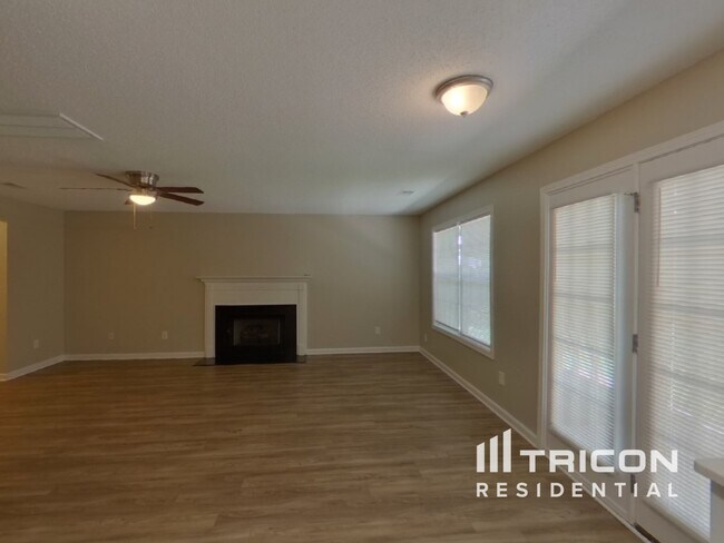 Foto del edificio - 105 Ashewood Lake Dr