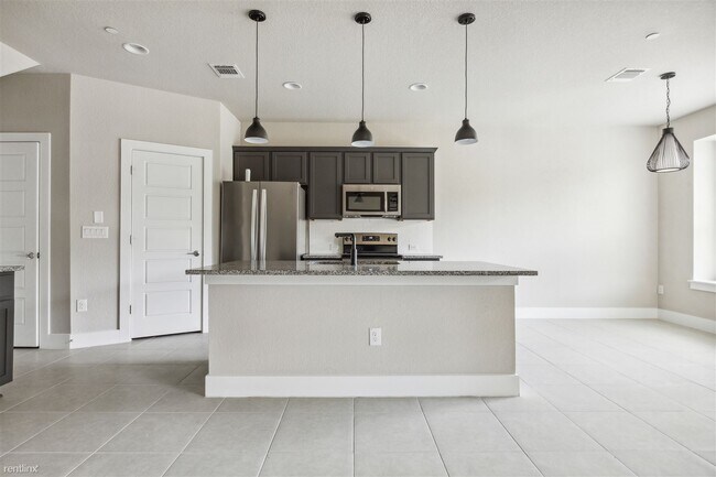 Building Photo - 3 br, 2.5 bath Townhome - 11318 Gadsen Lane