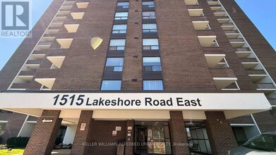 Building Photo - 1515 Lakeshore Rd E