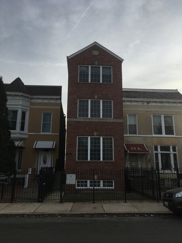 Primary Photo - 2457 W Grenshaw St