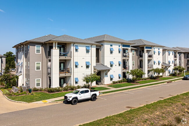 Building Photo - Sugar Mill Villas
