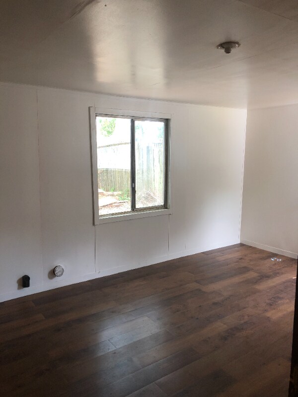 Building Photo - 124 Town Homes Dr