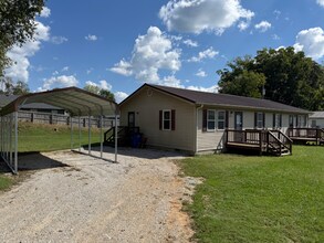 Building Photo - 105 Combs Blvd