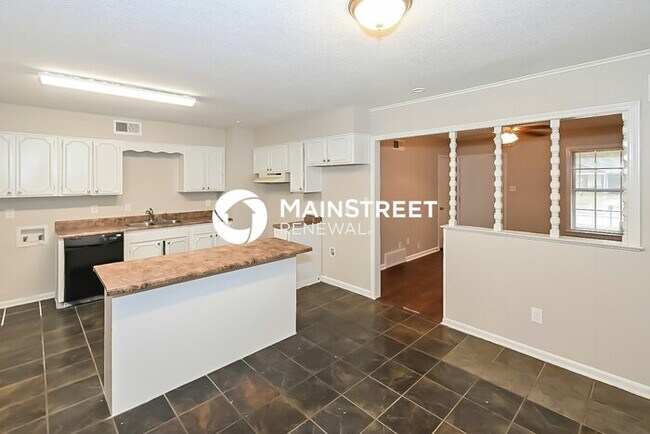 Building Photo - 3 Bedroom Pet-Friendly Home in Memphis, TN...