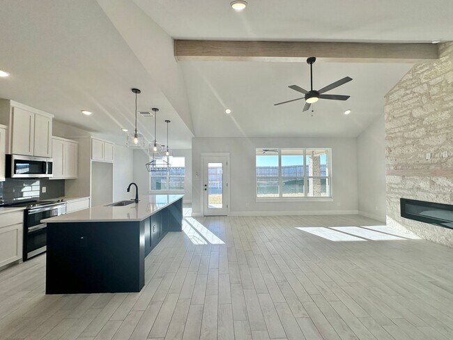 Foto del edificio - Viewable Now by Appointment Only!