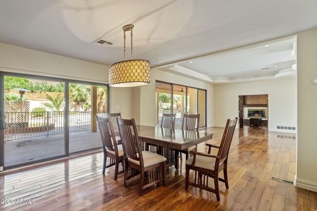 Foto del edificio - 5310 E Camelback Rd