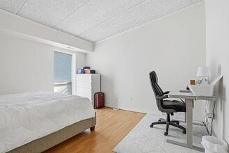 Building Photo - 57 Broadlawn Park