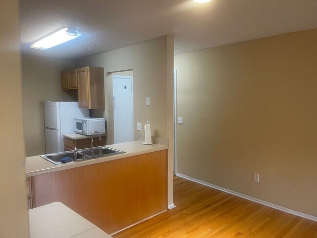 Building Photo - ? Now Leasing in Hanahan! ? 2 Bed • 2 Full...