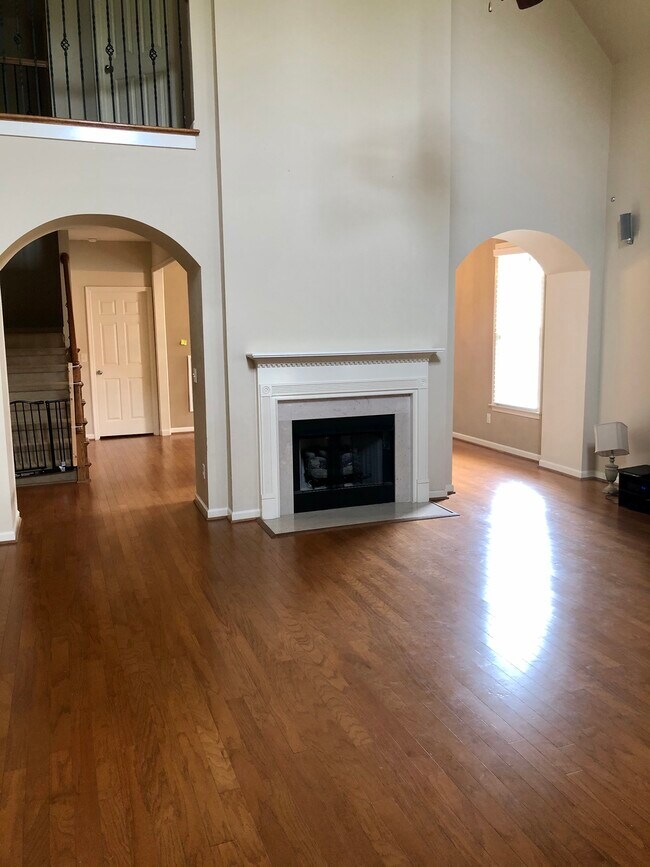 Building Photo - 2417 Abbeyglen Cir