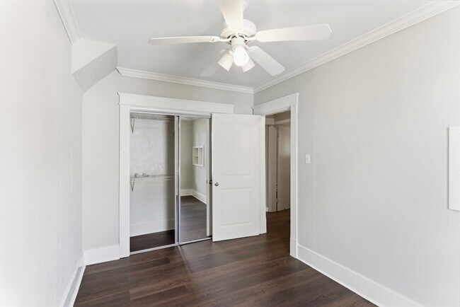 Foto del edificio - 2927 Dempster St NE