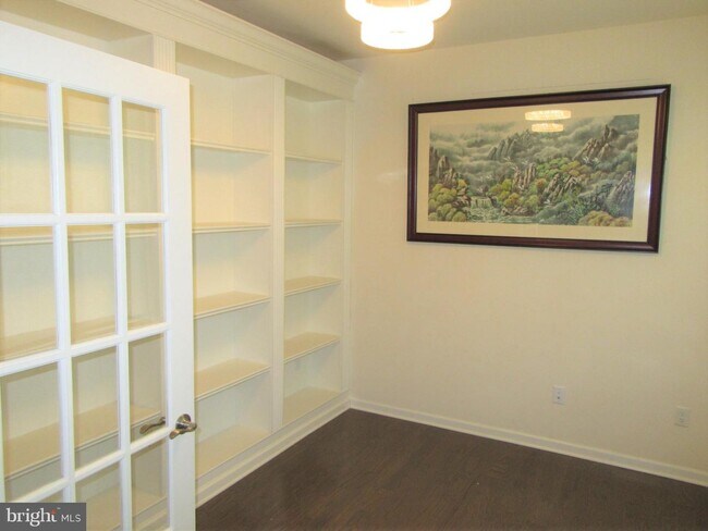 Building Photo - 515 Cilantro Ct