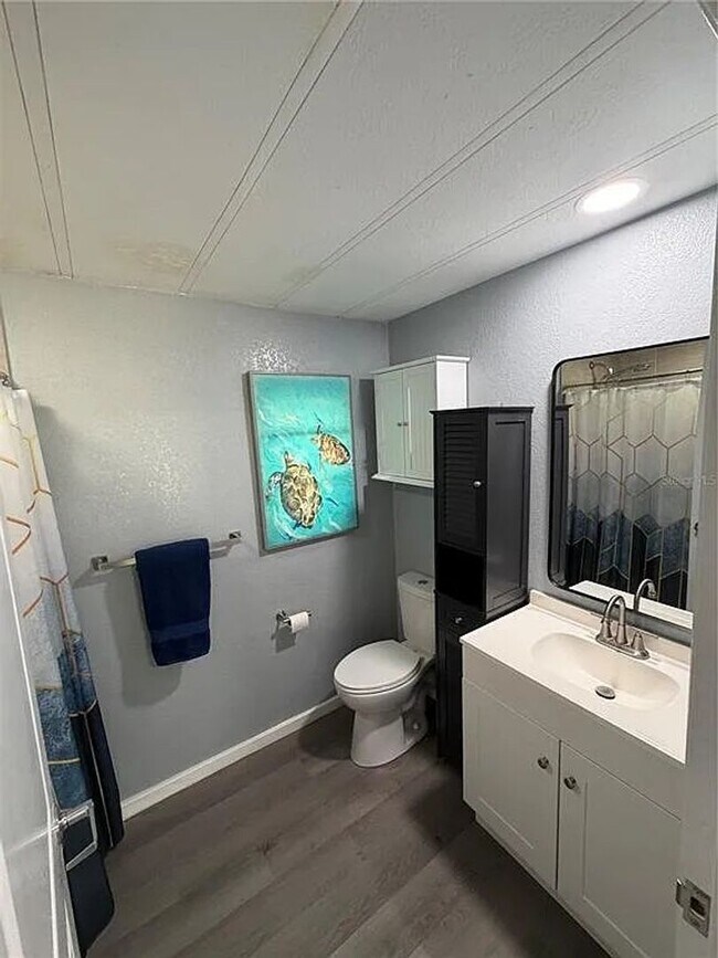 Building Photo - Fully renovated 2 bed/1 bath. No water/sewer bill!