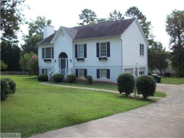 Foto principal - 6876 Yadkinville Rd.