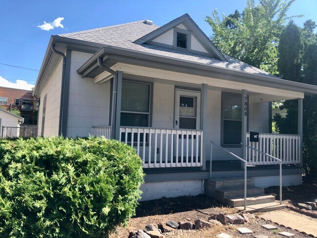 Building Photo - 2 Bedroom Home For Rent in the Historic Ar...