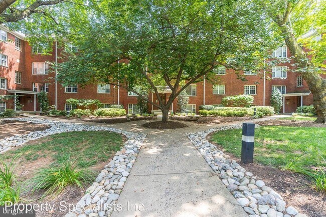 Foto del edificio - 1427 N Nash St