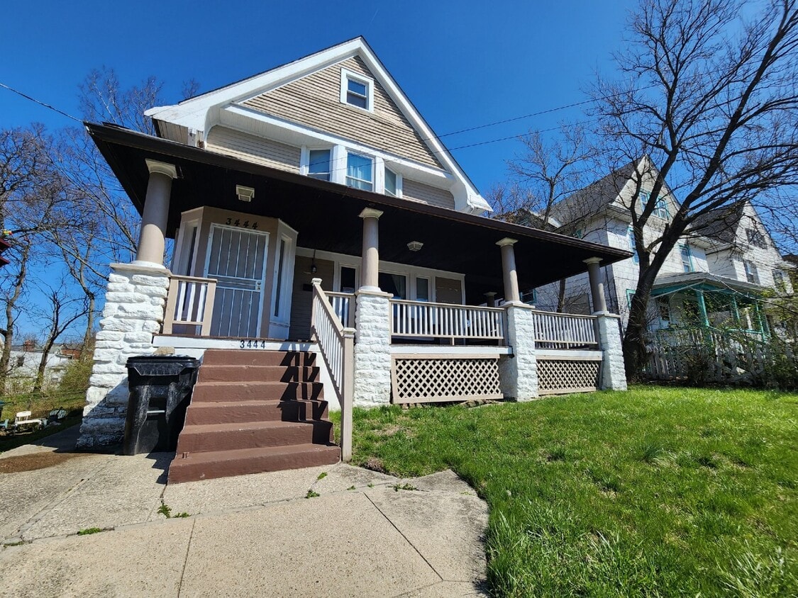 Primary Photo - 3444 Price Ave