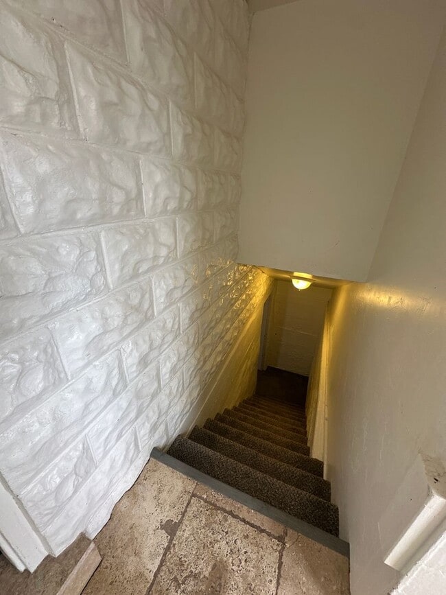 Foto del edificio - Charming basement apartment