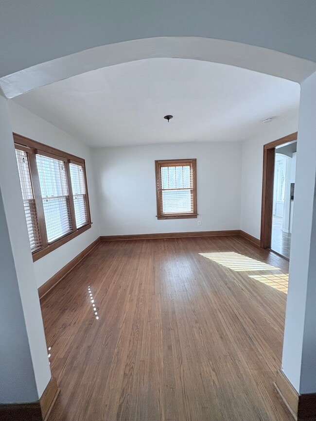 Building Photo - Charming 2 beds 1 baths in Columbus!
