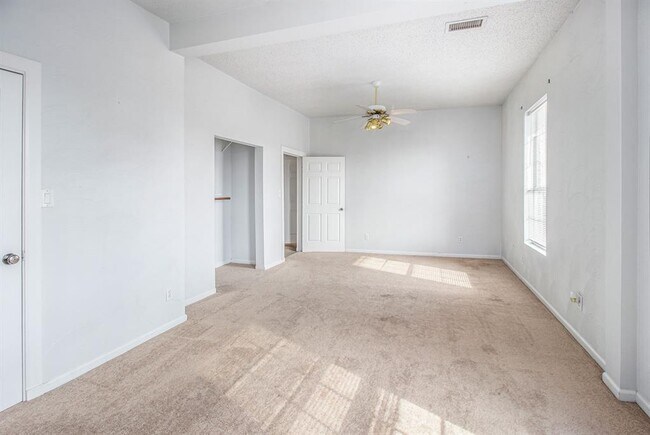 Building Photo - 1510 Truxillo St